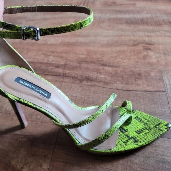 BCBGMAXAZRIA Snakeskin Heels - Picture 3 of 3
